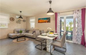 Amazing Home In Sveti Ivan Dobrinjski 