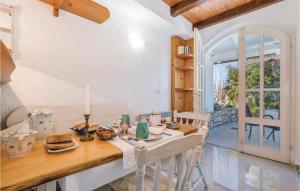 Beautiful Apartment In Barbat 