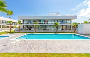 Lovely Apartment In Mar De Cristal