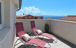 2 Bedroom Gorgeous Apartment In Okrug Gornji