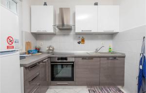 Stunning Apartment In Stara Novalja