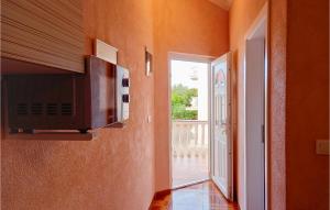 Awesome Apartment In Vir With Wi-Fi