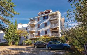 Lovely Apartment In Jadranovo With Wifi 