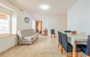 2 Bedroom Lovely Apartment In Kustici