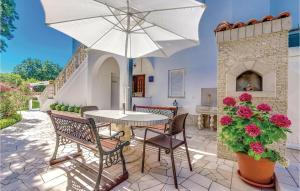 Amazing Apartment In Novi Vinodolski With Wifi 