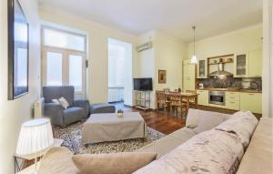 Lovely Apartment In Pula With Kitchen