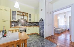 Lovely Apartment In Pula With Kitchen