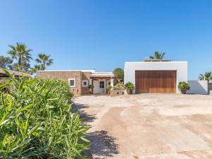 Holiday home in stunning Ibizan landscape
