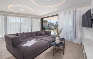 3 Bedroom Gorgeous Apartment In Krk 