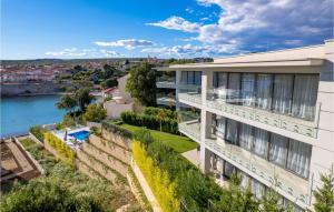 3 Bedroom Gorgeous Apartment In Krk 