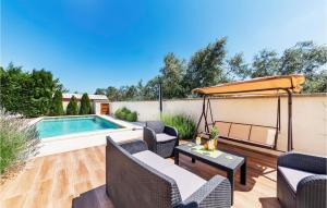 3 Bedroom Nice Home In Liznjan 