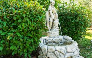 Four-Bedroom Holiday Home Kucice With A Fireplace 09