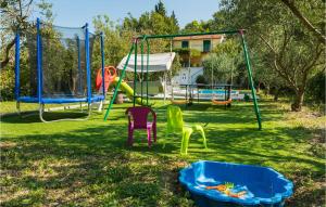 Four-Bedroom Holiday Home Kucice With A Fireplace 09