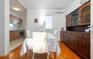 1 Bedroom Cozy Apartment In Zadar 