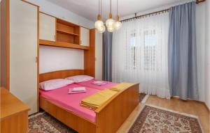 Cozy Apartment In Novi Vinodolski