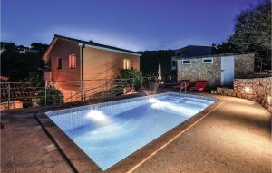 Four-Bedroom Holiday Home In Okrug Gornji