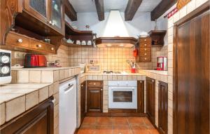 Stunning Home In Crikvenica With Jacuzzi 