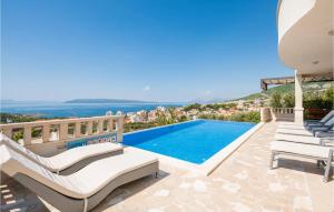 Amazing Home In Makarska