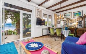Lovely Apartment In Rijeka With House Sea View 