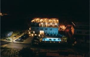 Amazing Apartment In Okrug Gornji