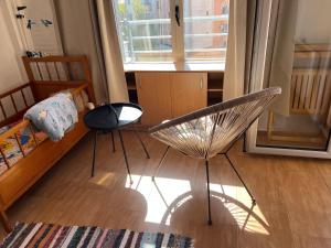 Cozy, family-friendly 2 bed apt with parking