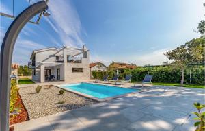 2 Bedroom Lovely Home In Hrboki