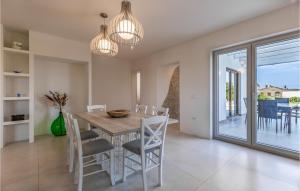 2 Bedroom Lovely Home In Hrboki