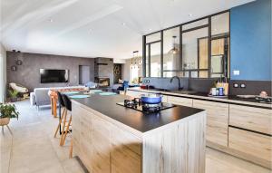 Cozy Home In Pont-Évêque