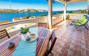 Amazing Apartment In Stara Novalja - Kaštel