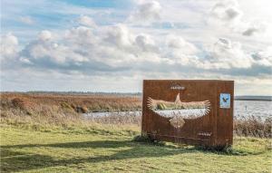 Awesome Home In Lauwersoog With Kitchen