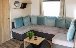 Awesome Home In Lauwersoog With Kitchen