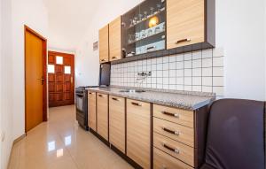 2 Bedroom Amazing Apartment In Nevidane