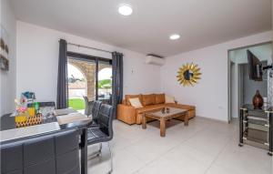 2 Bedroom Nice Apartment In Medulin