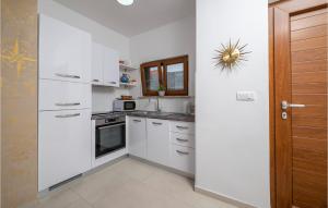 2 Bedroom Nice Apartment In Medulin