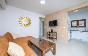2 Bedroom Nice Apartment In Medulin 
