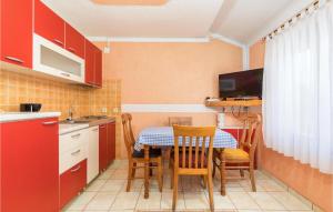 1 Bedroom Stunning Apartment In Fazana 