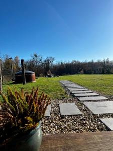 Domek letniskowy z jacuzzi nad rzeką Bzurą