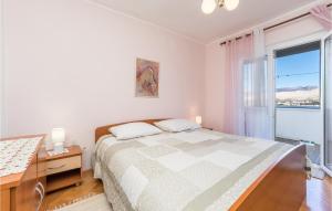 Gorgeous Apartment In Pag With Wifi