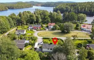 Amazing Home In Tollered With Kitchen - Stenkullen