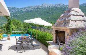 Stunning Home In Dugopolje With Sauna