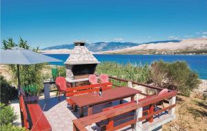 Beach Front Apartment In Pag With Wifi