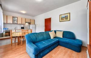 Beach Front Apartment In Pag With Wifi