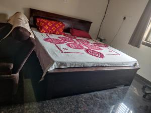 Sivarama garden resort 2 swimming pools& Box cricket ,stay 2BHK dorathota to bheemunipatam near beach road