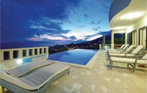 Amazing Home In Makarska