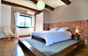 Maisons de vacances Nice Home In Saint-Jean-De-Valerisc : photos des chambres