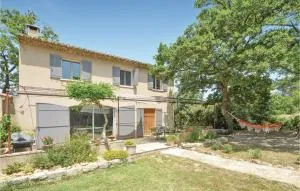 Awesome Home In Saint-Rémy-De-Provence - 埃加利埃