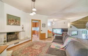 Amazing Home In Umbertide With Kitchen