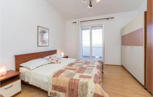 Awesome Apartment In Pag With Kitchen