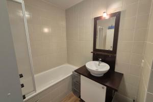 Maisons de vacances Appartement 4 personnes avec acces piscine : photos des chambres
