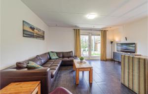 Beautiful Home In Wemeldinge With Wifi